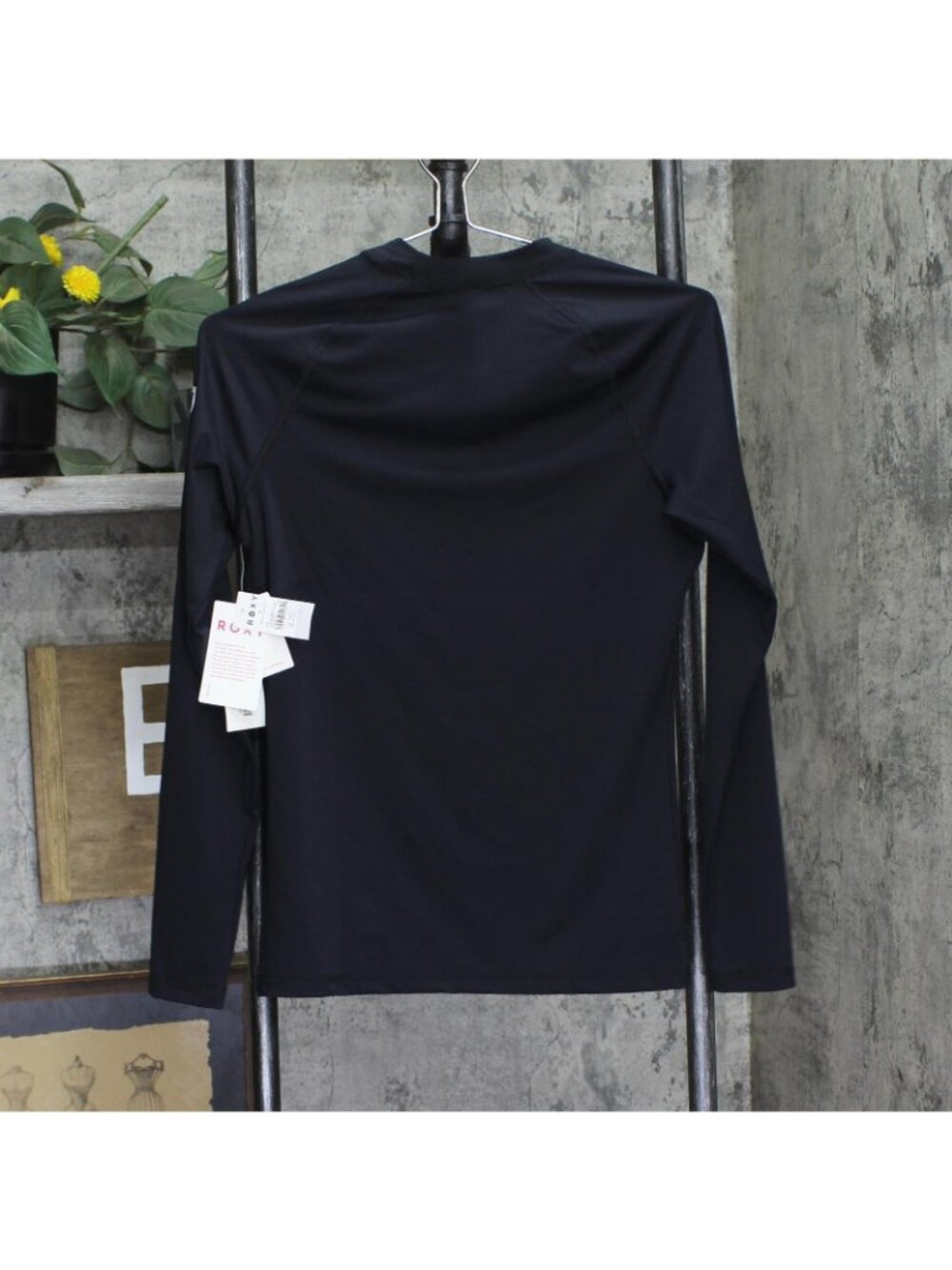 NWT Roxy Long Sleeve Compression Fit Rashguard ERJWR03547 Anthracite Black M - Picture 4 of 7